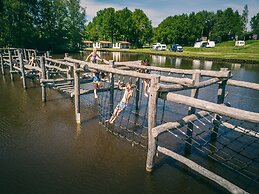 Detached Villa With Washing Machine, Around a Lake Area