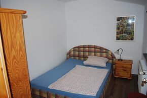 Schoenes Ferienhaus in Dargun mit Pool