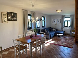 Schoenes Ferienhaus in Dargun mit Pool