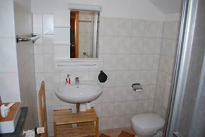 Schoenes Ferienhaus in Dargun mit Pool