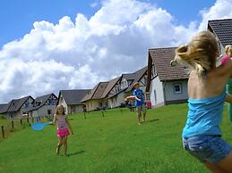 Restyled Villa with Washing Machine near River Moselle