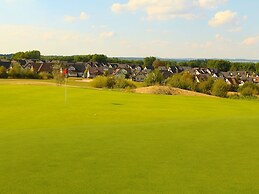 Restyled Villa with Washing Machine near River Moselle