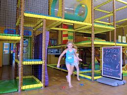Restyled Villa with Washing Machine near River Moselle