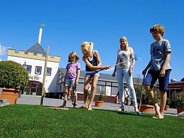 Restyled Villa with Washing Machine near River Moselle