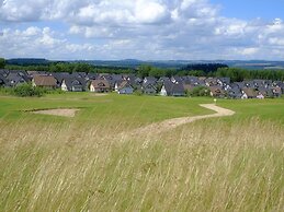 Restyled Villa with Washing Machine near River Moselle