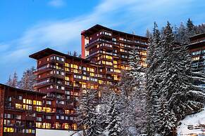 Alpine Retreat w/ Balcony
