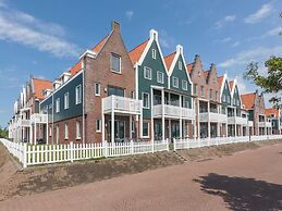 Restyled Apartment on the Markermeer