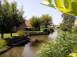 Detached Holiday Home With Garden Near Hoorn