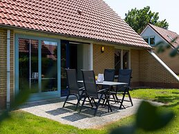 Detached Holiday Home With Garden Near Hoorn