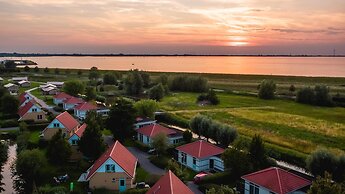 Detached Holiday Home With Garden Near Hoorn