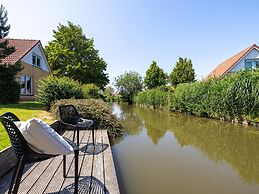 Detached Holiday Home With Garden Near Hoorn