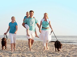 Spacious Lodge Near Zandvoort & the Sea