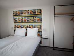 Spacious Lodge Near Zandvoort & the Sea