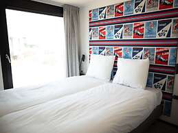 Spacious Lodge Near Zandvoort & the Sea