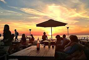 Spacious Lodge Near Zandvoort & the Sea