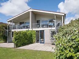 Holiday Home With Microwave, in a Holiday Park, Beach Within Walking D