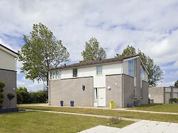 Holiday Home With Microwave, in a Holiday Park, Beach Within Walking D