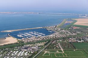 Holiday Home With Microwave, in a Holiday Park, Beach Within Walking D