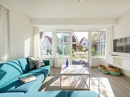 Luxurious Stately Villa With 2 Bathrooms, 1km From the Beach