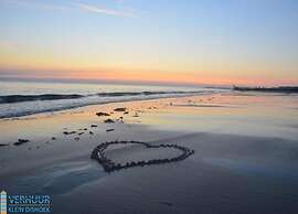 Luxury Villa, 2 Baths, nr Beach