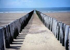 Luxury Villa, 2 Baths, nr Beach