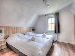 Luxurious Stately Villa With 2 Bathrooms, 1km From the Beach