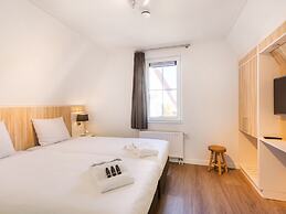 Luxurious Stately Villa With 2 Bathrooms, 1km From the Beach