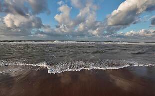 Luxury Villa, 2 Baths, nr Beach