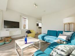 Luxurious Stately Villa With 2 Bathrooms, 1km From the Beach