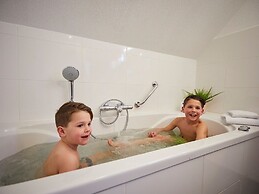 Spledid Villa With Sauna and Whirlpool in Limburg