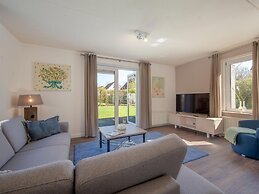 Restyled Villa With Dishwasher, Near the Beach