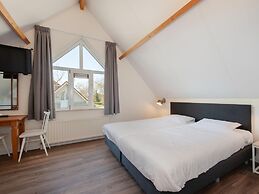 Restyled Villa With Dishwasher, Near the Beach