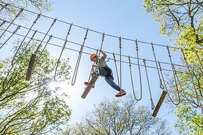 Spacious Nature Villa, Paasloo