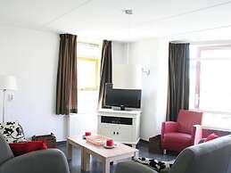 Lovely Holiday Home With Jetty Near Ijsselmeer