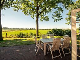 Beautiful Holiday Home With Whirlpool