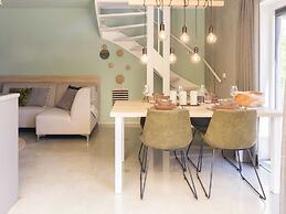 Luxurious Lodge With two Bathrooms, Only 200m From the Beach