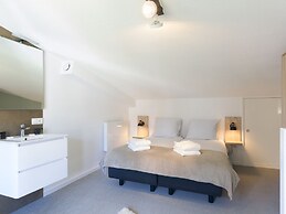 Luxurious Lodge With two Bathrooms, Only 200m From the Beach