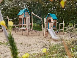 Comfortable Holiday Home With two Bathrooms, Near the Beach