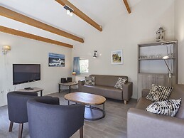 Comfortable Holiday Home With two Bathrooms, Near the Beach