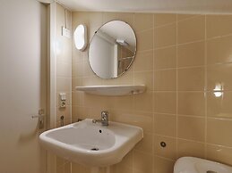 Comfortable Holiday Home With two Bathrooms, Near the Beach