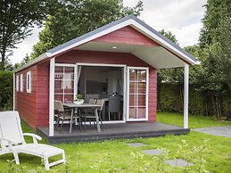 Comfortable Chalet With Veranda Near Veluwe