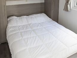 Comfortable Chalet With Veranda Near Veluwe