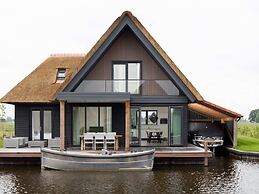 Modern Watervilla With Three Bathrooms, at the Frisian Lakes