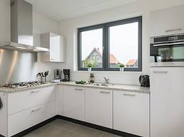 Modern Watervilla With Three Bathrooms, at the Frisian Lakes
