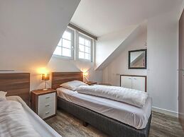 Luxury Villa with Fireplace near Reservoir in Nordeifel