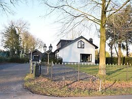 Beautiful Villa Near the Veluwe
