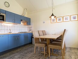 Comfortable Bungalow With Dishwasher, Near the Beach