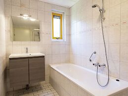 Comfortable Bungalow With Dishwasher, Near the Beach