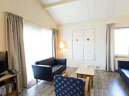 Comfortable Bungalow With Dishwasher, Near the Beach