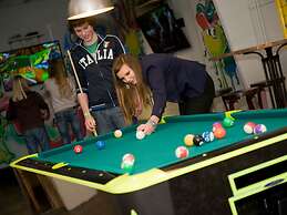 Detached Luxurious Lodge With Washingmachine, Near the Beach